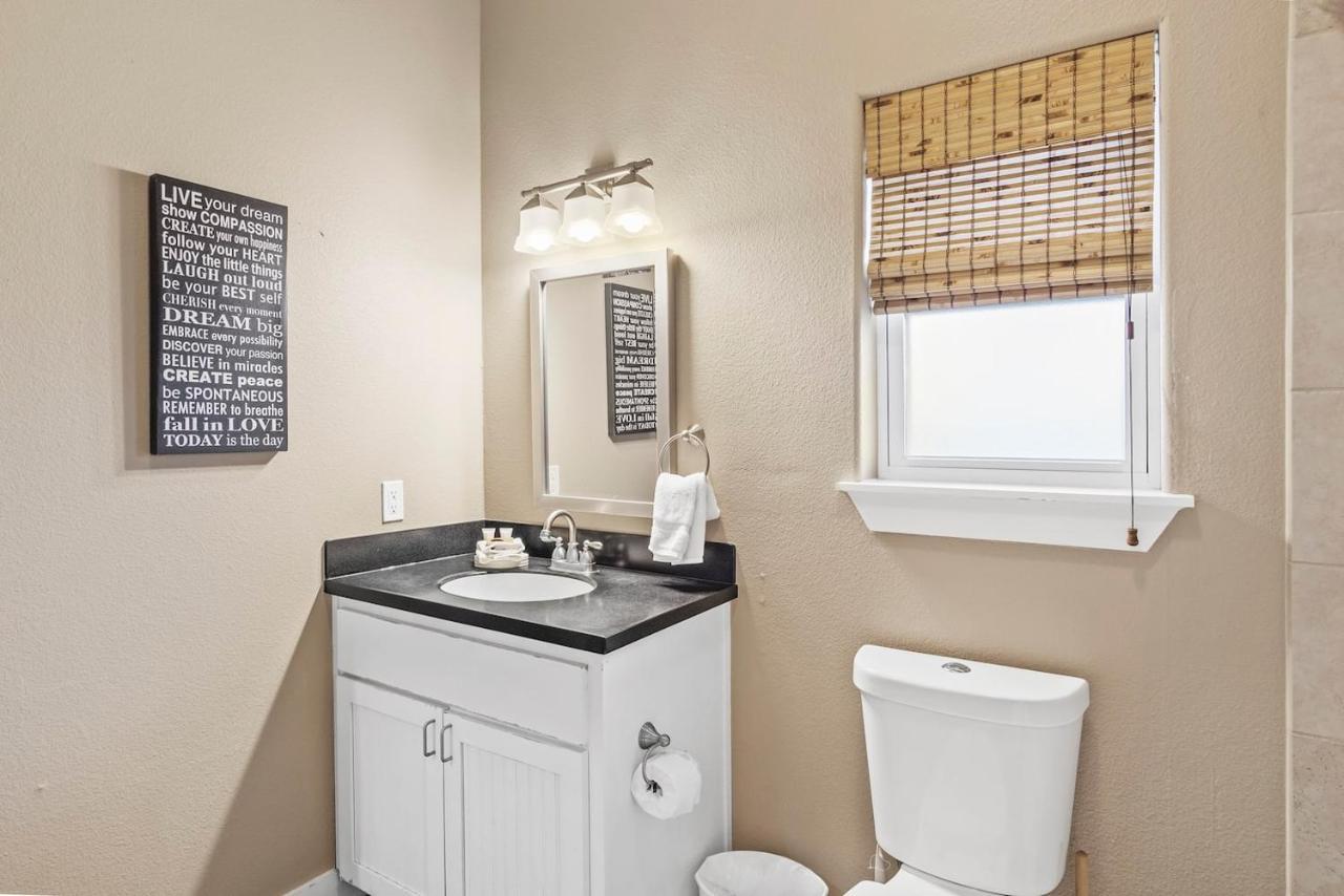 New 5 Bdrm W/Pool, Observation Deck Walk To Beach! Port Aransas Kültér fotó